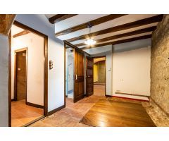 CASA REFORMADA RÚSTICA AL CENTRE DE SANT LLORENÇ SAVALL