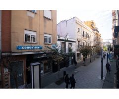 EDIFICIO DE 318 M2, CON 2 APARTAMENTOS Y LOCAL COMERCIAL, TOTALMENTE REFORMADOS EN CALLE MENACHO