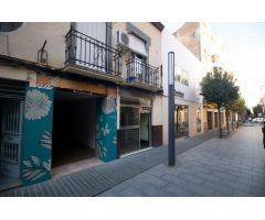 EDIFICIO DE 318 M2, CON 2 APARTAMENTOS Y LOCAL COMERCIAL, TOTALMENTE REFORMADOS EN CALLE MENACHO