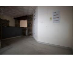 EDIFICIO DE 318 M2, CON 2 APARTAMENTOS Y LOCAL COMERCIAL, TOTALMENTE REFORMADOS EN CALLE MENACHO