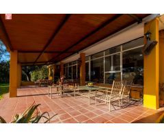 Chalet en parcela de 7.500 m² en Carretera de Sevilla (Badajoz). Todo Registrado. Financiable