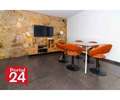 Casa recientemente reformada en su totalidad en M. Cansado (Badajoz). Con cochera.
