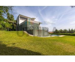 ESPECTACULAR  CHALET EN LAS VAGUADAS CON MAGNIFICAS CALIDADES EN DOÑANA 11 EN VENTA