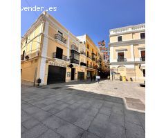 Local en la Plaza de España con traspaso de licencia de Estanco