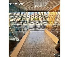 Local en la Plza de España con traspaso de licencia de Estanco