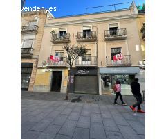 EDIFICIO EN VENTA EN LA CALLE MENACHO BADAJOZ. Rebajado en 104.000 €. Nuevo precio 595.000 €