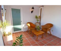ESPECTACULAR CASA DE DOS DORMITORIOS EN LA RESERVA DE MARBELLA. PISCINA Y JARDINES. SOL TODO EL DIA