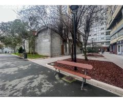 Muy amplio, con 5 habitaciones, en el Ensanche