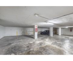 Pisazo en la mejor zona de Granada, con Garaje y trastero. En pleno Realejo