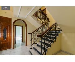 Vivienda Unifamiliar aislada de estilo señorial en Otura.