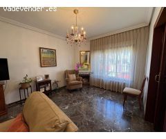 ENCANTADOR ADOSADO EN HUERTA ROSALES, BADAJOZ ????????
