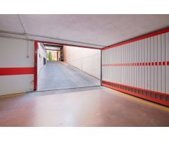 Camino de Ronda cercano a Caleta. Plaza de garaje en venta con acceso en rampa a 15.000€ cada una.