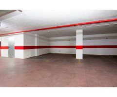 Camino de Ronda cercano a Caleta. Plaza de garaje en venta con acceso en rampa a 15.000€ cada una.