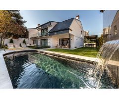 Chalet pareado en venta en Conde Orgaz, Madrid