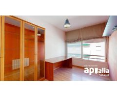 PISO CON BALCÓN DE 3 HABITACIONES