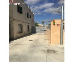 Se venden aparcamientos en el centro del pueblo