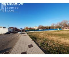 Se vende solar de 659 metros cuadrados en esquina en el Poligono 20 junto Antonio huertas