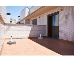 Alquiler ático duplex, 3 dormit., con terraza 18 m2, garaje y trastero, C/ Burgos junto Av Goya.