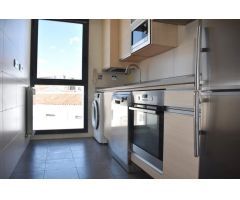 Alquiler ático duplex, 3 dormit., con terraza 18 m2, garaje y trastero, C/ Burgos junto Av Goya.