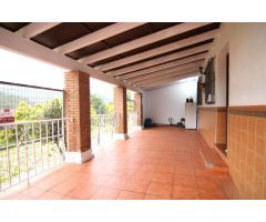 Finca con Vivienda, Piscina y Producción de Aguacates con licencia de (AFO)