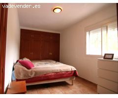 Finca con Vivienda, Piscina y Producción de Aguacates con licencia de (AFO)