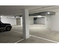 18 plazas de garaje en una sola planta en calle Salitre 45, Málaga centro.