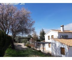 Cortijo restaurado en Santo Tomé