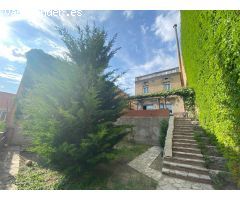 ¡Impresionante casa en Igualada, zona Poble Sec, 5 hab dobles, terrazas, garaje y jardin!