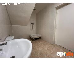 Local Comercial en Centro de Salou de 82m2, cocina, baño por 115.000€.