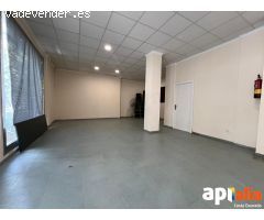 Local Comercial en Centro de Salou de 82m2, cocina, baño por 115.000€.