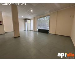 Local Comercial en Centro de Salou de 82m2, cocina, baño por 115.000€.