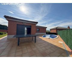 Espectacular Casa 4 vientos en Masquefa 226m2, 4 dormitorios,  jardin y piscina.