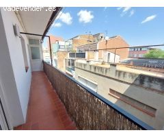 ¡Ático en Igualada - Poble Sec de 3 dormitorios y amplia terraza!