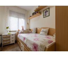 Espectacular Duplex, 4 dormitorios dobles, terraza,  parquing doble, trastero y piscina comunitaria.