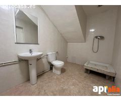 Local Comercial en Centro de Salou de 82m2, cocina, baño por 115.000€.