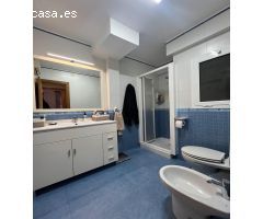Espectacular planta baja en edificio en primera linea de mar, 3 hab dobles, baño, aseo y piscina