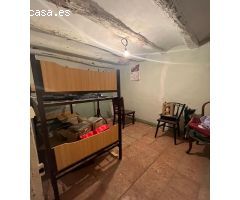Casa de pueblo en Santa Coloma de Queralt para actualizar, 4 dormitorios por 53.000€.