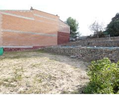 Solar en mejor zona de Sant Marti de Tous para hacer casa y jardín por 77500 Eur