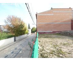 Solar en mejor zona de Sant Marti de Tous para hacer casa y jardín por 77500 Eur