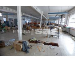 NAVE INDUSTRIAL DE 2800 M2 EN PLENO CENTRO, A 3 MINUTOS ANDANDO DE LA PLAZA DEL AYUNTAMIENTO
