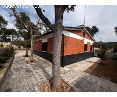 Oportunidad casa impecable en Les Garrigues con piscina en parcela de 570 m2 por 218.000 Eur