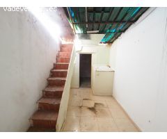 SE VENDE CASA ADOSADA EN TERRASSA, ZONA CA NANGLADA