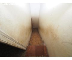 SE VENDE CASA ADOSADA EN TERRASSA, ZONA CA NANGLADA