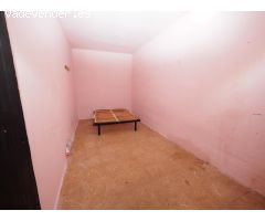 SE VENDE CASA ADOSADA EN TERRASSA, ZONA CA NANGLADA