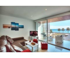 Fantástico piso con vistas frontales al mar, en venta en Playa d’en Bossa, Ibiza