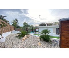 Preciosa casita con jardín y piscina privados en Vallpineda