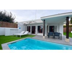 Preciosa casita con jardín y piscina privados en Vallpineda