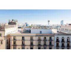Ático exclusivo con terraza y piscina privada en edificio histórico del Barrio Gótico