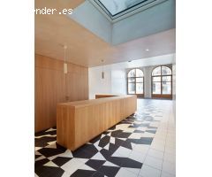 Ático exclusivo con terraza y piscina privada en edificio histórico del Barrio Gótico