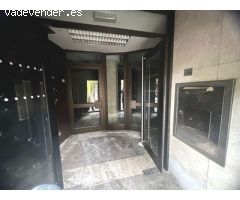 ¡Oportunidad única en Nuevos Ministerios! Local comercial en ALQUILER